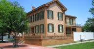 Lincoln's home in Springfield among the places closed due to the government shutdown