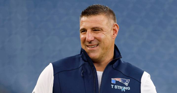 Mike Vrabel downplayed beating Titans, but his Patriots players were pumped for their head coach