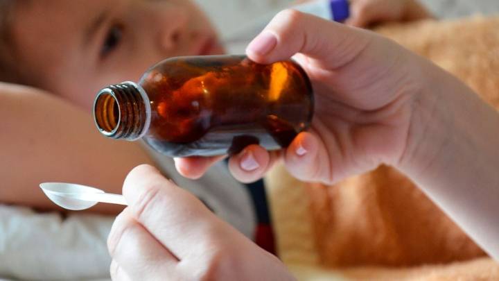 Mueren nueve niños tras ingerir un jarabe para la tos en India; abren investigación a farmacéutica