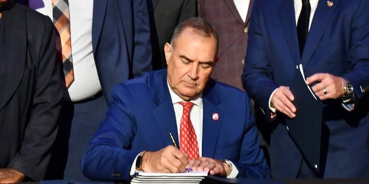 Missouri Gov. Kehoe announces millions of dollars for food assistance