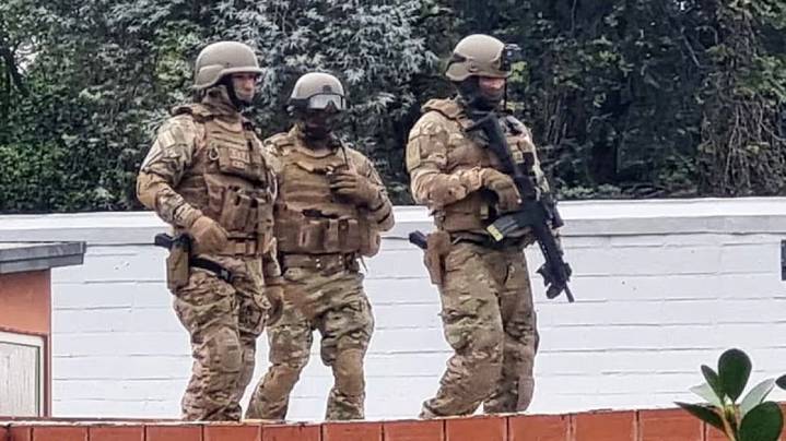 “Cuidado, voy a sacar el arma”: un megaoperativo insólito en un albergue transitorio de Córdoba