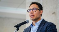 Alcalde Jorge Reyes confirma 11 casos de doble función sin renuncias