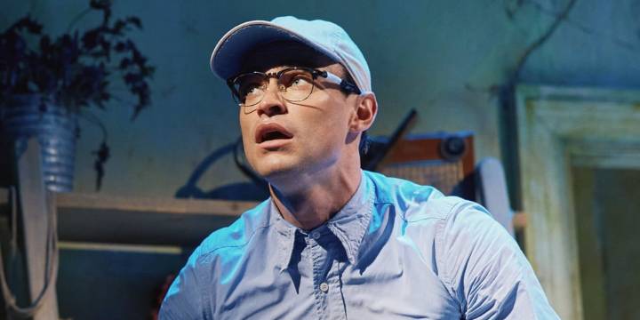 Thomas Doherty Belts Out ‘Grow for Me’ as Seymour in ‘Little Shop of Horrors’ (Exclusive First Look Video) | Broadway, Exclusive, Little Shop of Horrors, Thomas Doherty | Celebrity News and Gossip | E
