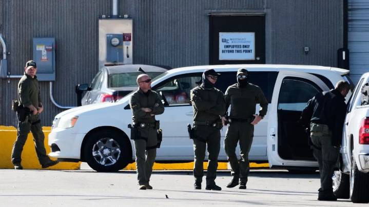 With Supreme Court decision still pending, judge extends block on Guard in Chicago indefinitely