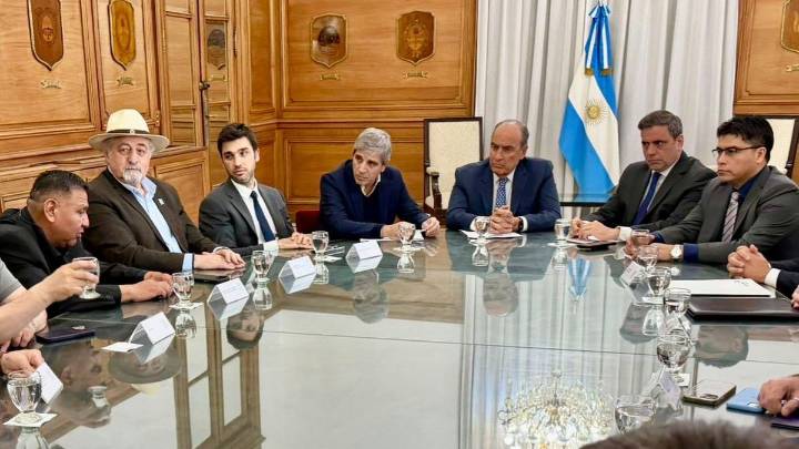 "La defensa del empleo y de las economías regionales no tiene banderas"