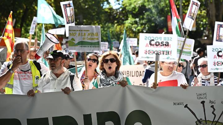 El mundo rural se manifiesta en Madrid contra el abandono de los pueblos y la falta de servicios públicos