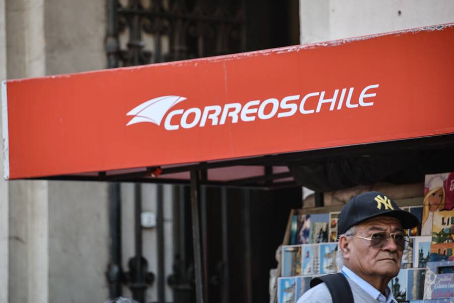 Despidos de 600 trabajadores en Correos de Chile: Mulet anuncia que citarán al directorio