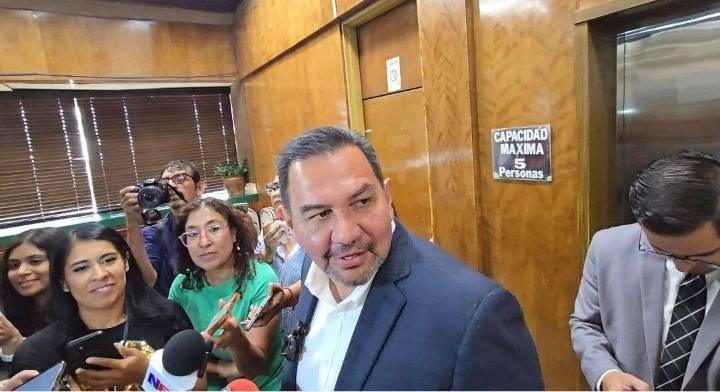 Respalda alcalde despidos en Regulación Comercial
