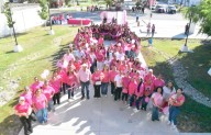 Realizan caminata rosa