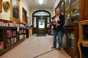 Trump ends Canada access at shared border library
