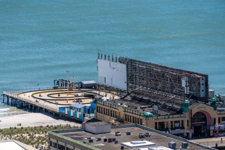 Atlantic City shuts beaches as hurricanes churn up deadly surf