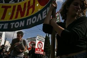 Greece lawmakers back plan to allow 13