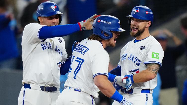 ¡Blue Jays apalea a los Dodgers; Kirk colabora con jonrón!
