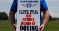 Machinists union leadership reverses decision, members to vote on Boeing contract Sunday
