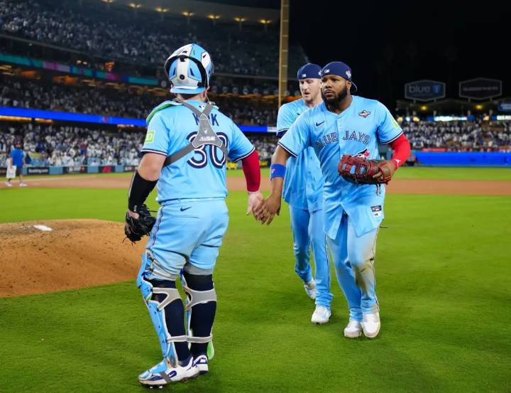 Toronto regresa a casa con ventaja de 3-2 en la Serie Mundial 2025