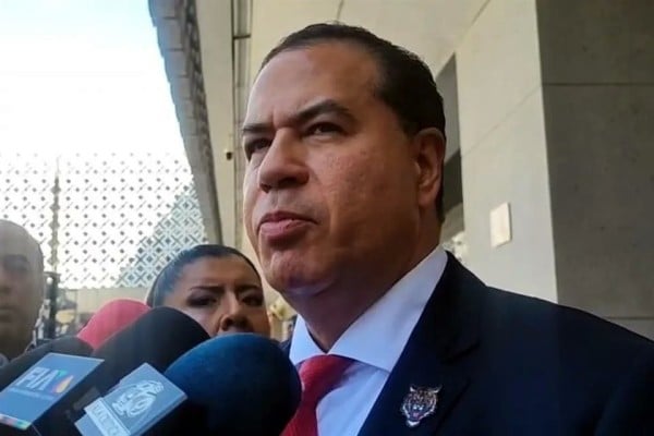 Tras bronca con panista, meten a Mejía a Comisión de Energía