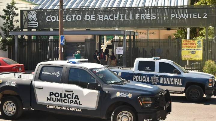Amenaza de bomba moviliza a cuerpos de seguridad en el COBACH 2; evacuan a más de 600 personas