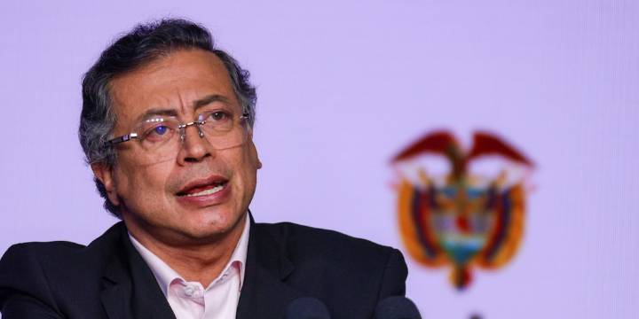 Gobierno Petro recibió 14 toneladas de explosivos entregados por grupo armado: “Paso adelante en el proceso de negociación de paz”
