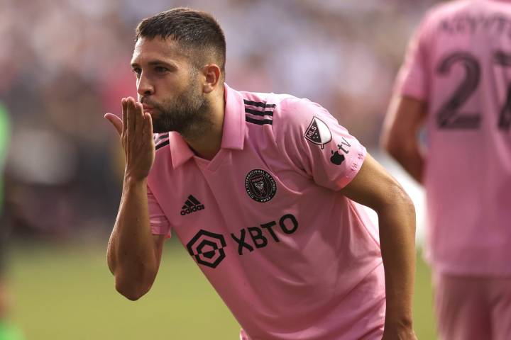 Jordi Alba anuncia su retiro del futbol