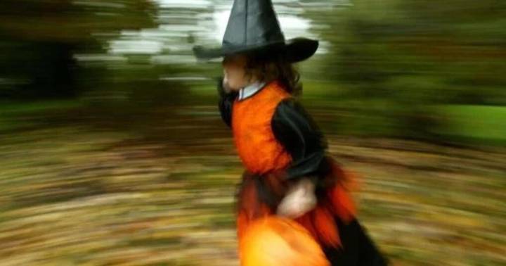 Light Halloween rain in the Twin Cities; mild week to follow