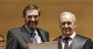 El Colegio de Abogados premia décadas de magisterio de Santiago Cavanillas