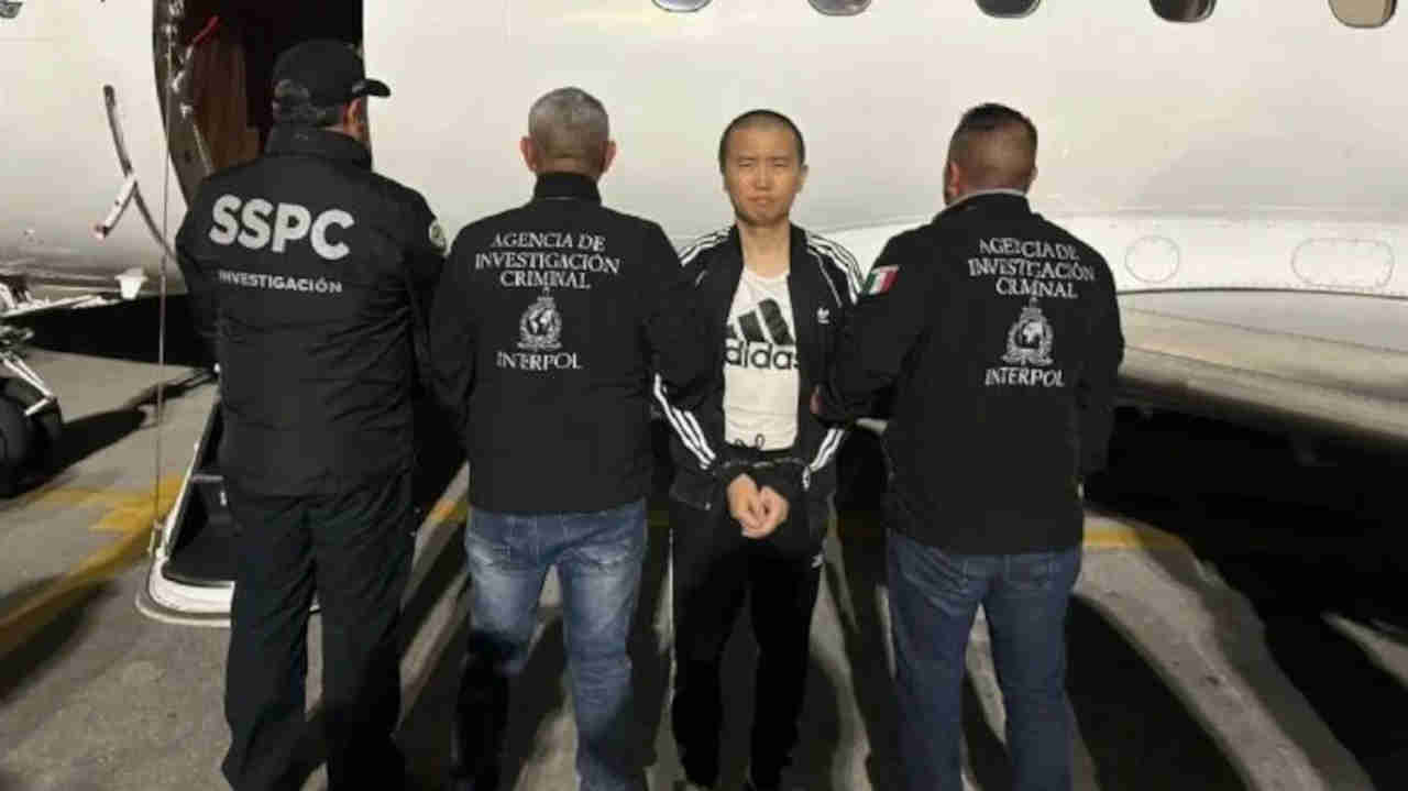México entrega a EU a presunto narcotraficante chino ligado a cárteles mexicanos y detenido en Cuba