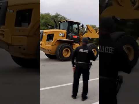 Workers Spotted Installing Concrete Barricades Outside Broadview ICE Detention Facility #shorts
