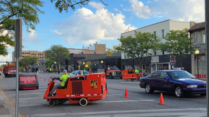 Washington Avenue in Royal Oak converts to pull-in spaces just in time for holiday season
