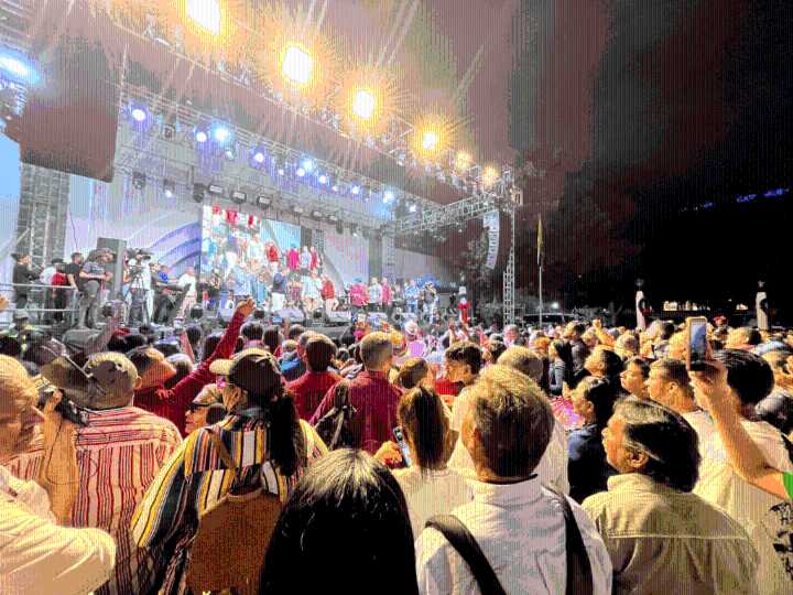 En Maracaibo inició la navidad con alegría y luces en las plazas La República e Indio Mara