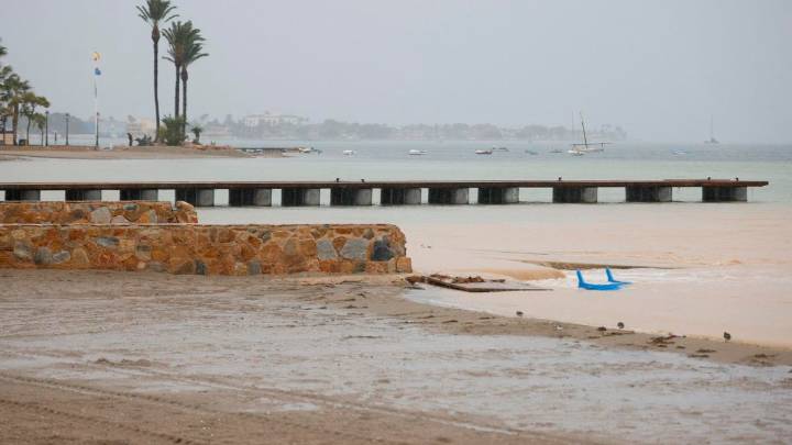 La clorofila se dispara en el Mar Menor tras la dana y activa el temor a que se repita la 'sopa verde'