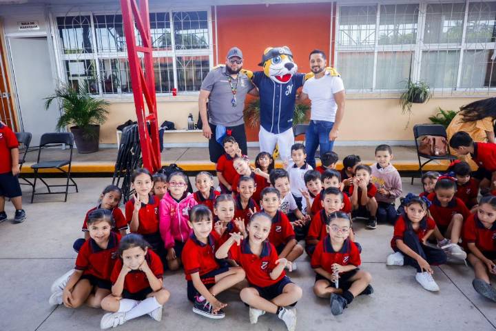 «Béisbol en tu Escuela» en la 2 de Agosto