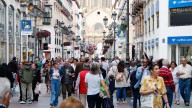 ¿Por qué suenan pájaros cantando por la megafonía de la calle Alfonso?