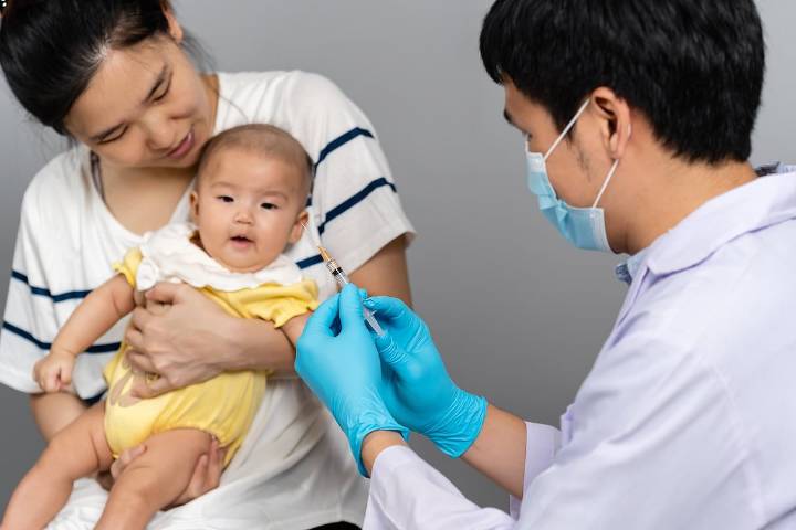 Two Flu Vaccine Doses Boost Benefit for Children Younger Than 3 Years