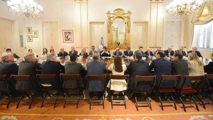 Tras excluir a Kicillof, Milei se reunió con los gobernadores en busca de apoyo legislativo