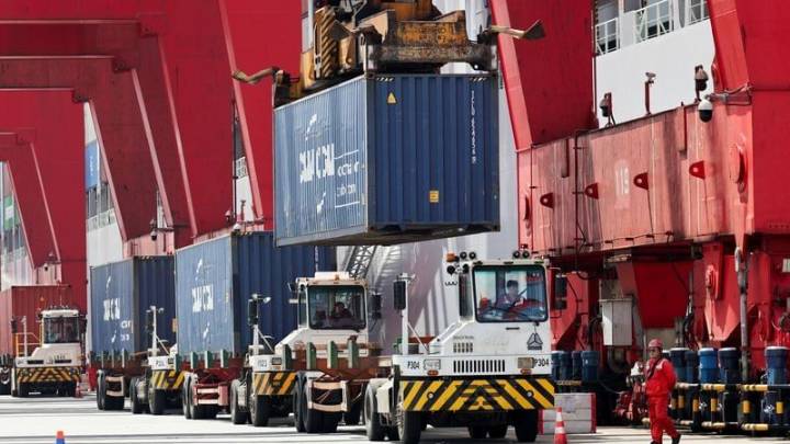 US-China trade war: Trump announces extra 100% tariff on Beijing