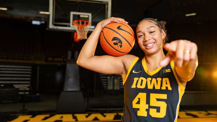 See photos of the 2025-26 Iowa women's basketball team