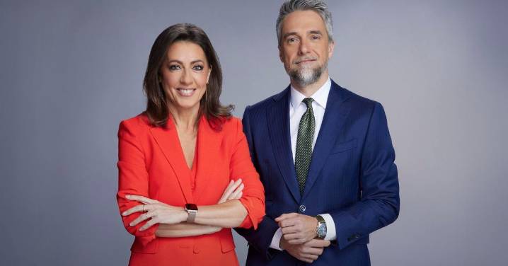 Vicente Vallés y la competencia directa de su mujer: Ángeles Blanco pasa a 'Informativos Telecinco 21.00'