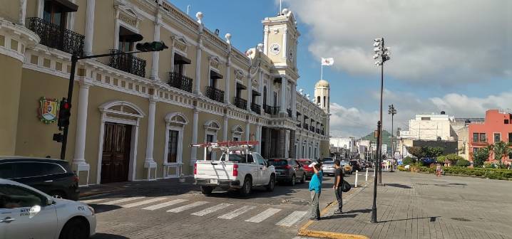 Celebran ciudadanos la liberación de la avenida México