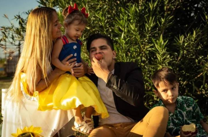 Carla, una madre que enfrenta el cáncer de mama: "vale la pena estar viva"