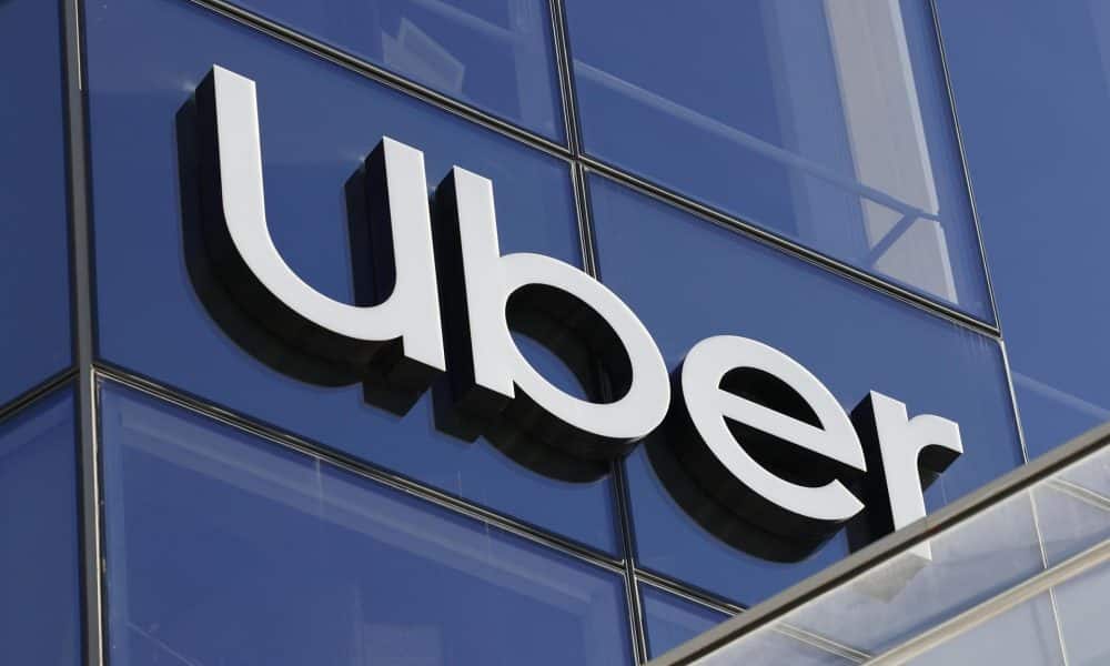 El Gobierno mexicano aclara que Uber no puede dar servicios en aeropuertos