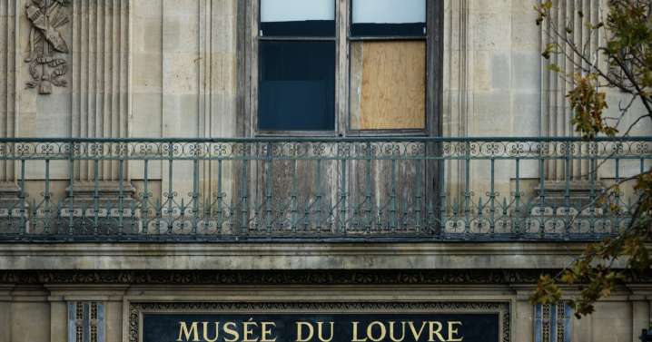 Los dos detenidos por robar en el Louvre reconocen parcialmente los hechos