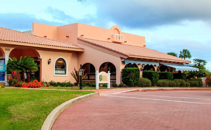 Golfer suspected of DUI crashes into golf cart at country club