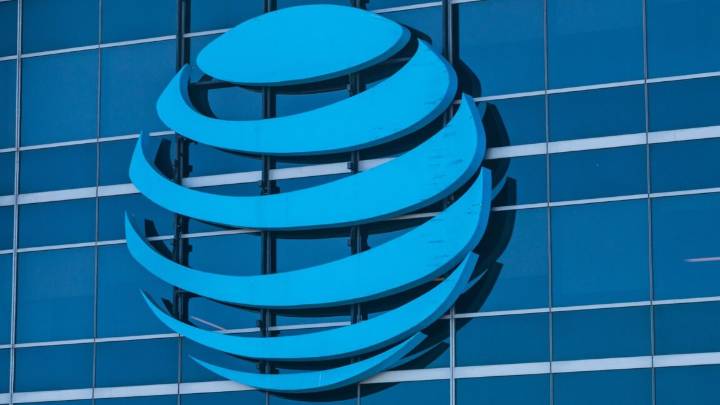 AT&T sues ad industry watchdog instead of pulling ads that slam T