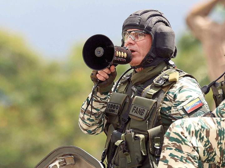 Venezuela protege sus costas de EU; ejercicios militares