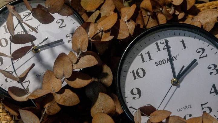 Cambio de hora: Esta noche vuelve el horario de invierno con el debate sobre la mesa