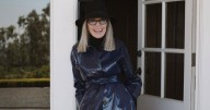 Así es la casa de los sueños en la que vivía Diane Keaton: una fortaleza de 75 mil ladrillos inspirada en el cuento de “Los tres chanchitos”