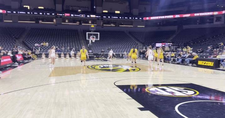 Maryville women's basketball players, coaches celebrate beating Mizzou