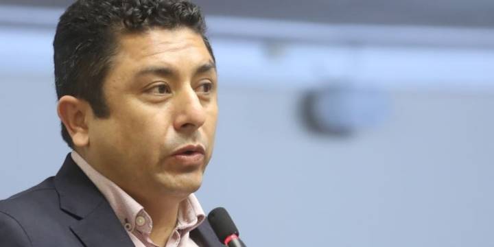 El caso Guillermo Bermejo activa la posible aplicación inédita del artículo 15-A: lo que se sabe de la figura que reestructuraría el Parlamento