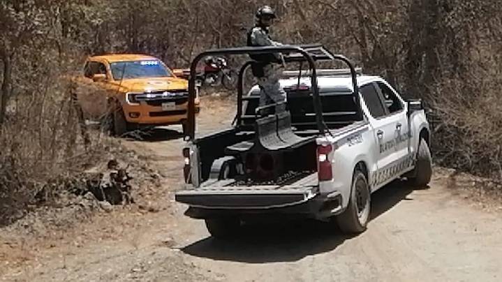 Dos hombres son encontrados sin vida envueltos en cobijas en la carretera Durango