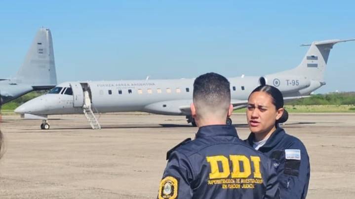 Triple crimen de Florencio Varela: la mano derecha de "Pequeño J" será trasladado hoy a la Argentina y mañana se abrirán los teléfonos